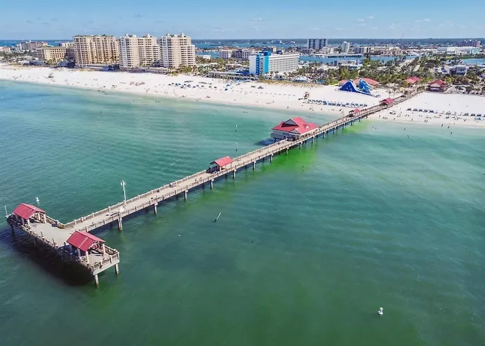 Centrally Located 3-bed I Walk Everywhere Apartment Clearwater Beach