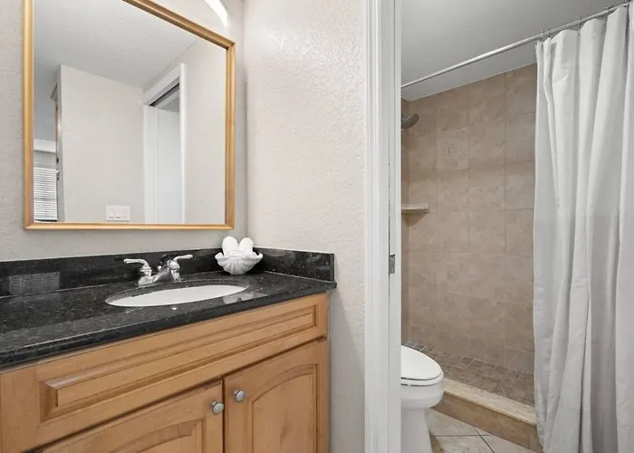Centrally Located 3-bed I Walk Everywhere Apartment *
