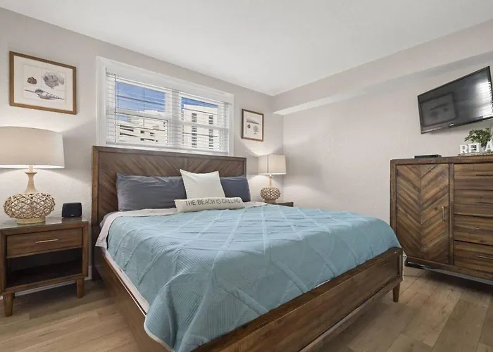 Centrally Located 3-bed I Walk Everywhere Apartment Clearwater Beach