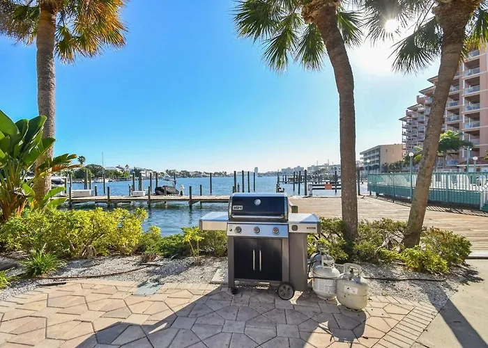 Centrally Located 3-bed I Walk Everywhere Apartment